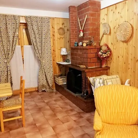 דירה With 3 Bedrooms In With Wonderful Mountain View And Terrace 2 Km From The Slopes *
