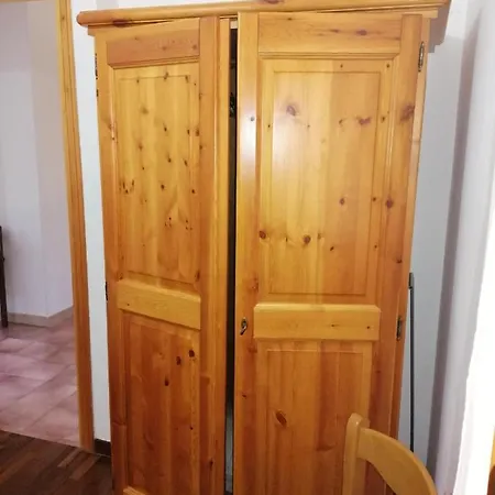 דירה With 3 Bedrooms In With Wonderful Mountain View And Terrace 2 Km From The Slopes